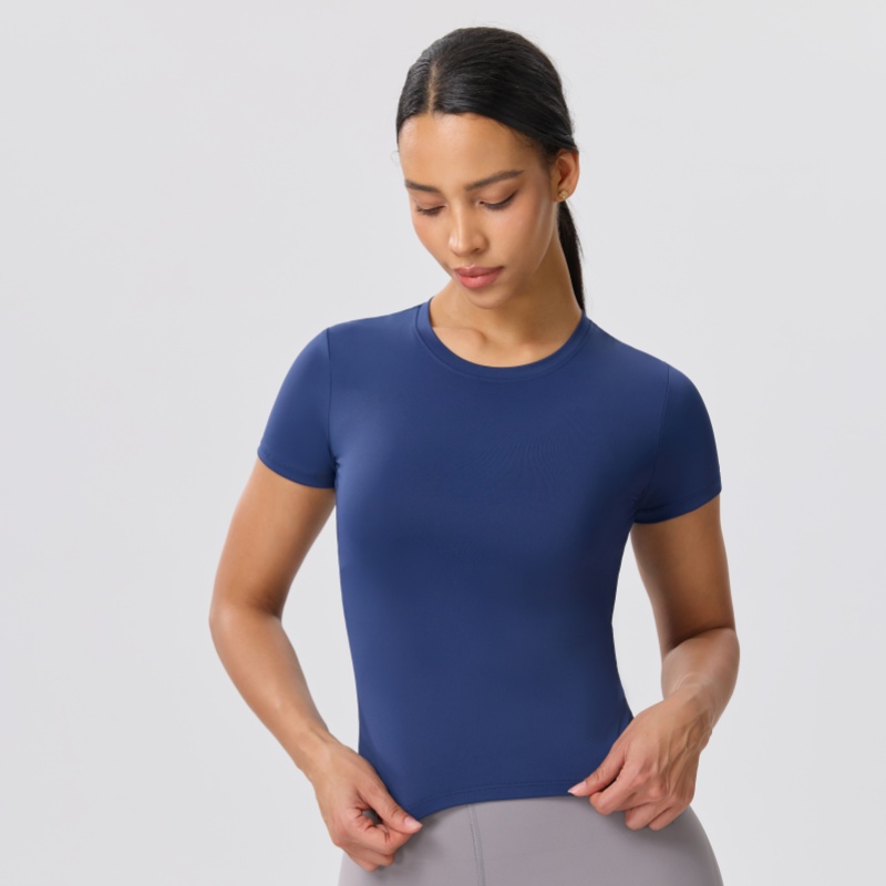 قميص يوغا رياضي نحيف بلون موحد - مراجعة Yoga Fitness Top وسعره